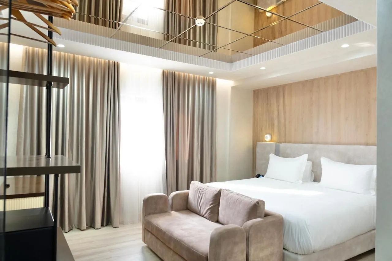 Great White Hotel Shëngjin