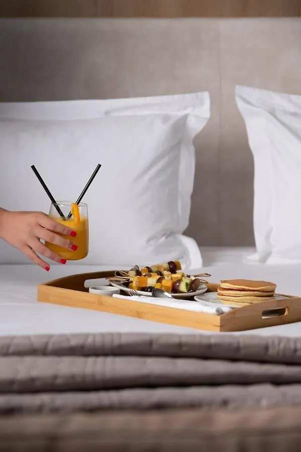 Great White Hotel Shengjin