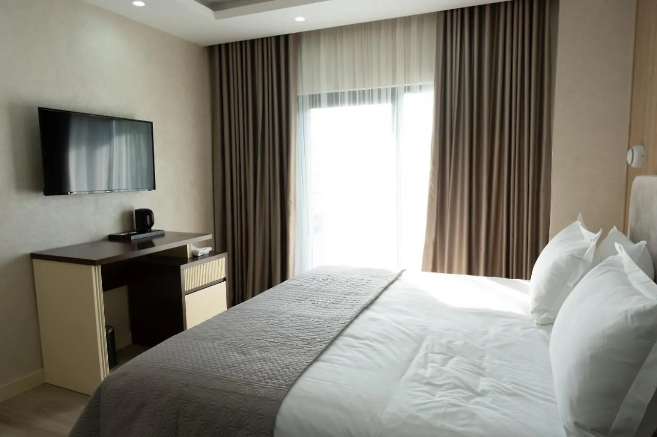 Great White Hotel Shengjin 4*,