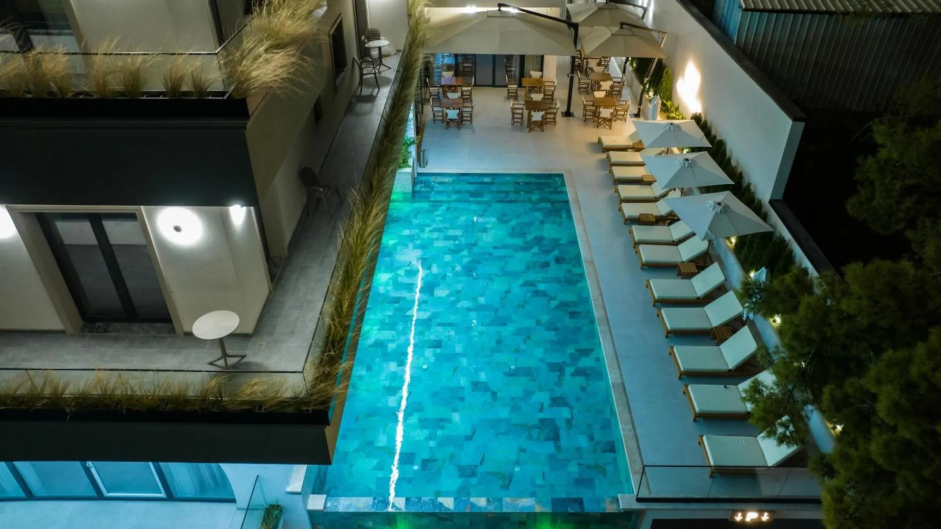 Great White Hotel Shengjin