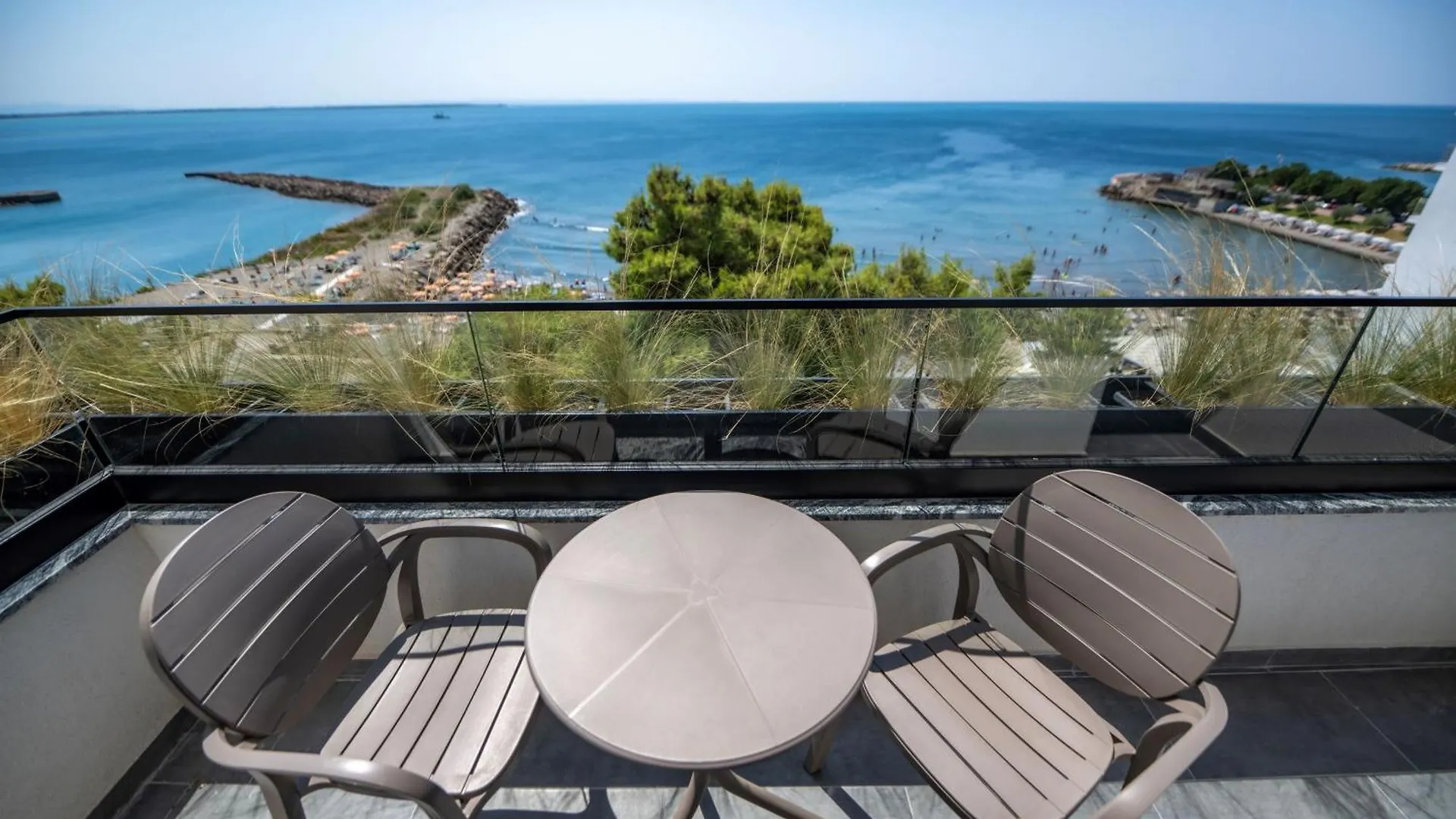 Great White Hotel Shengjin